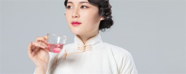 传统旗袍和改良旗袍的不同，传统旗袍和改良旗袍有什么区别