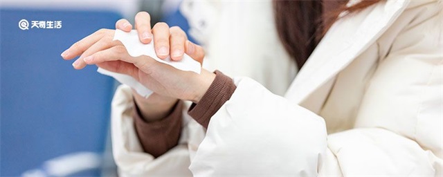 白色羽绒服洗完有黄印子怎么办，白色羽绒服洗完有黄印子怎么处理