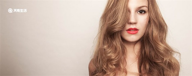刚烫的头发太卷了变自然的方法，刚烫的头发太卷了怎么变自然点
