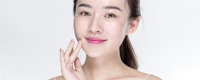 雅顿金胶适合白天用吗，雅顿金胶适合白天用还是晚上用