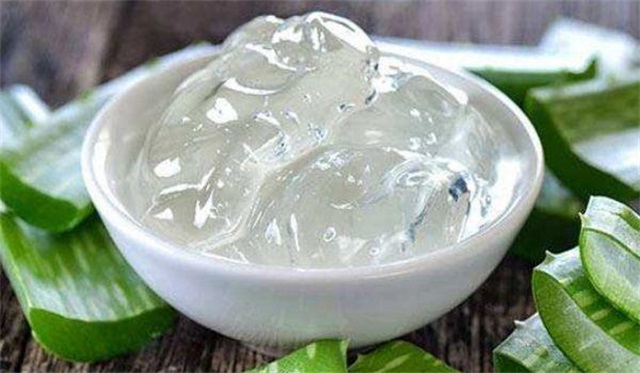 简单自制芦荟胶方法，怎样自制芦荟胶