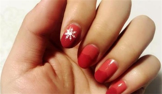 指甲油什么颜色适合秋冬，适合秋冬的指甲油色系