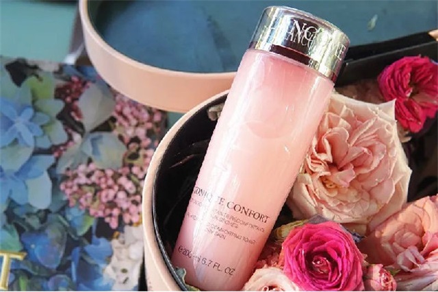 兰蔻粉水放久了味道会变吗，兰蔻粉水放了一年还能用吗