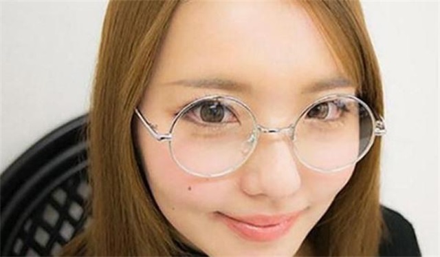 圆框架眼镜妆容教程，圆框架眼镜的完美妆容
