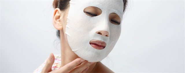 涂完粉底毛孔里都是白色点点该怎么办呢