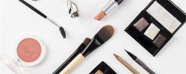 长期化妆好还是素颜好，长期化妆和长期素颜的区别