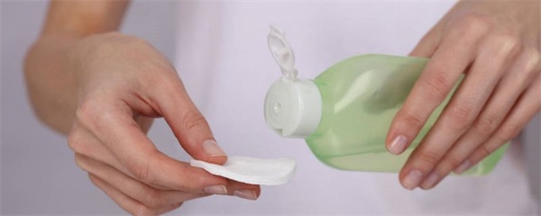 卸妆水有哪些效果，卸妆水的作用是什么