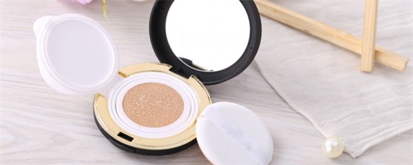  气垫和粉饼可以用来补妆吗，气垫和粉饼哪个适合补妆
