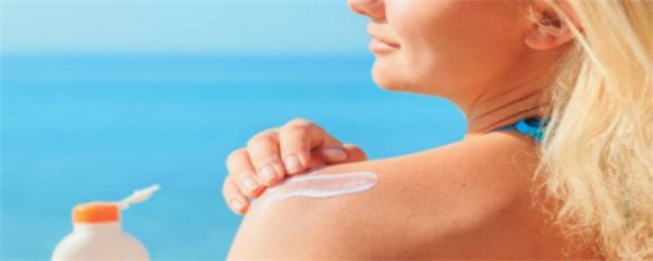  身上的防晒霜如何卸掉，身上的防晒霜怎么卸掉