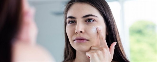 眼霜可以擦脸吗，眼霜擦脸好吗