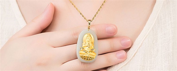  玉吊坠晚上睡觉需要摘吗，玉吊坠晚上睡觉摘不摘