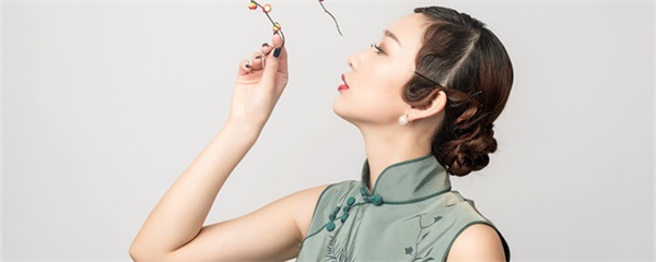 旗袍两边为什么要开叉，旗袍为什么要开衩