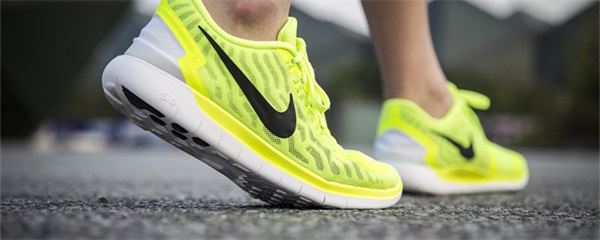 耐克的高端鞋叫什么名字，耐克高端鞋叫什么名字