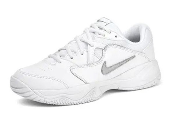 耐克鞋子尺码标准吗，耐克鞋子是不是偏小一码