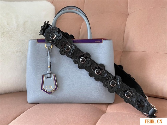 芬迪女包2020新款Fendi Petite 2Jours图片价格