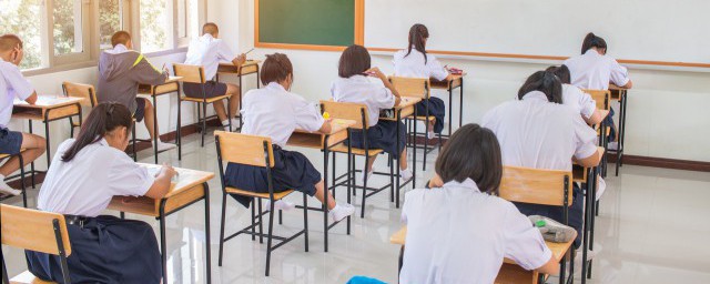 14岁孩子叛逆期家长如何管教，14岁孩子叛逆期家长怎样管教