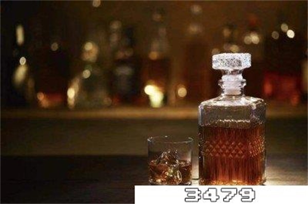 新手适合喝威士忌还是白兰地，水井坊42度多少钱一瓶