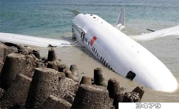 飞机坠毁人还能活吗，发生空难必死吗 
