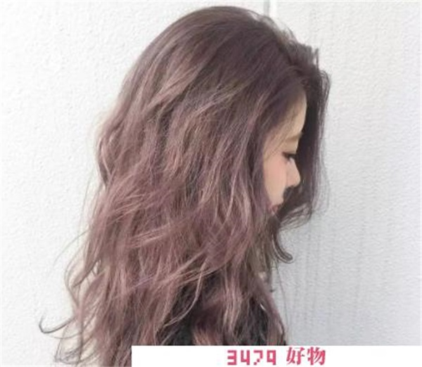 肤色暗沉发黄穿什么颜色好看，适合黄皮又显白的发色