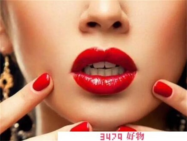 白皮肤素颜适合什么颜色口红，白皮肤适合什么颜色的口红
