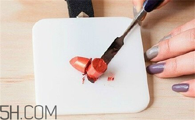 three是什么牌子，口红修复方法