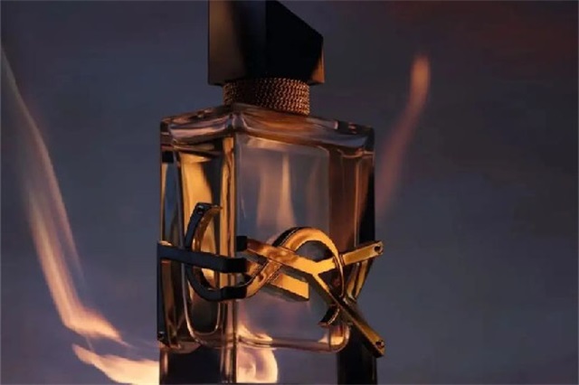 香水的前后中调是什么意思，女士用哪款香水最好闻