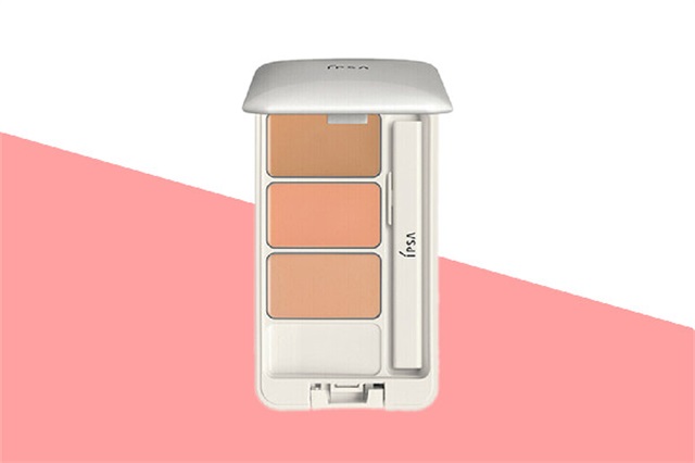 遮瑕膏是用在粉底之前还是之后，遮瑕膏在哪个步骤用