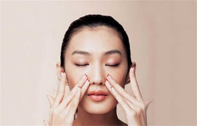 多数生长在女性身上，雀斑到底是有什么样的明显症状