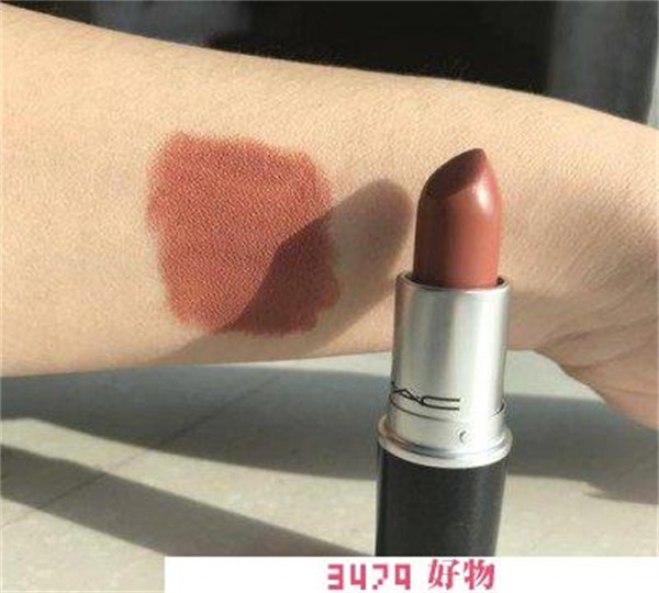 黄皮肤适合什么颜色的口红显白，黄皮肤用什么颜色的口红