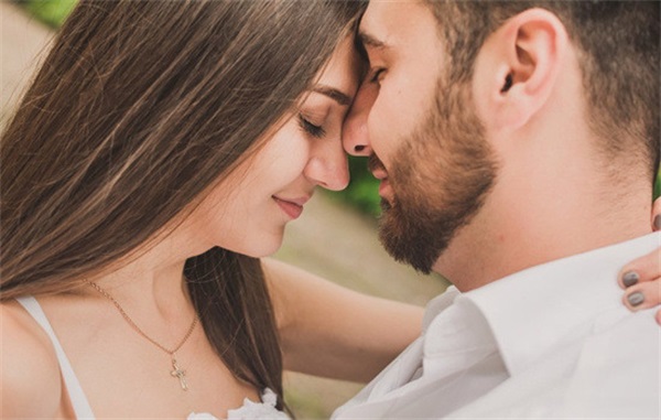 注射胶原蛋白丰下巴整形安全吗，注射胶原蛋白丰下巴整形的特点