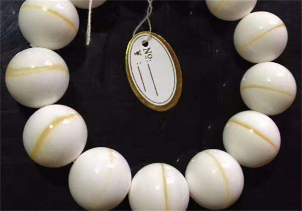 该如何进行治疗，黄褐斑发病症状表现是有哪些呢