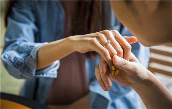 激光360光子嫩肤治疗原理，激光能祛除脸上的日晒斑吗