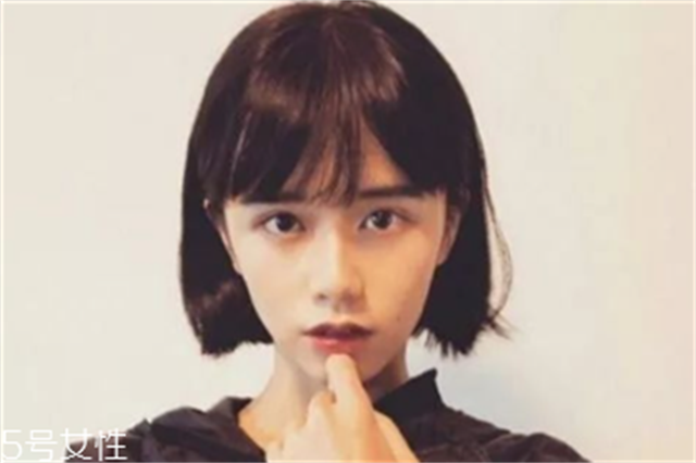 2022年最流行的齐刘海，齐刘海怎么弄好看