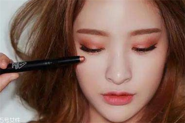 3种唇色迷倒众生，2022流行什么唇色