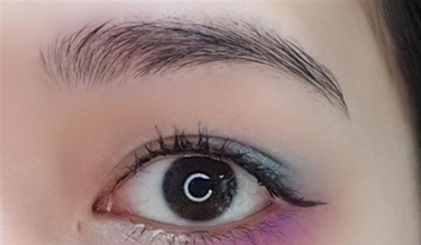 马卡龙眼影怎么画，马卡龙眼妆画法步骤图