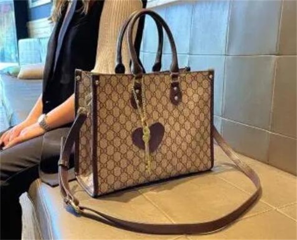 pureage包包是什么牌子