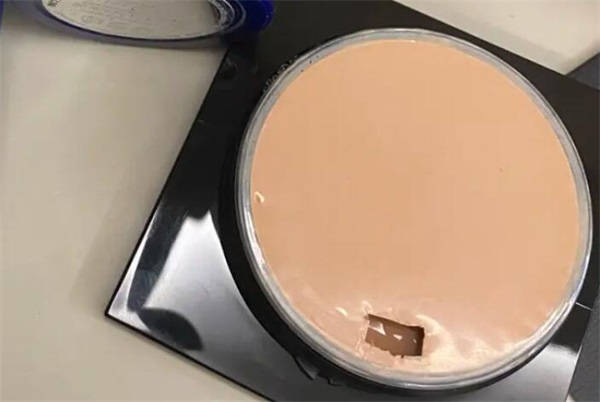 芦丹氏粉霜是哪国的牌子