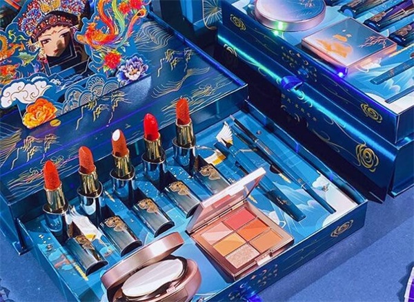 kourt是什么牌子化妆品