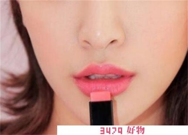豆沙色口红适合什么肤色，玫瑰豆沙色口红适合什么肤色