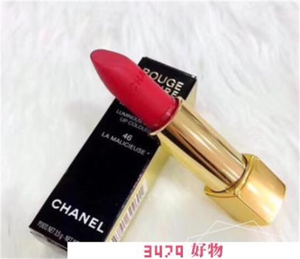 冷白皮用什么口红色号显白，冷白皮适合什么口红色号