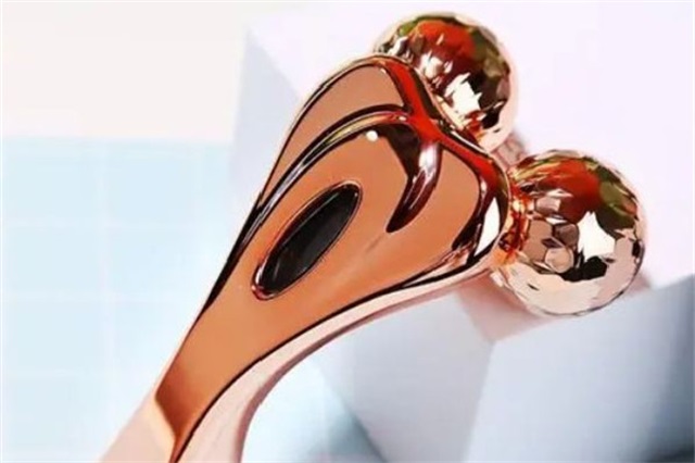 脸部按摩器和脸部刮痧器哪个好用，脸部按摩器滚轮有效果吗