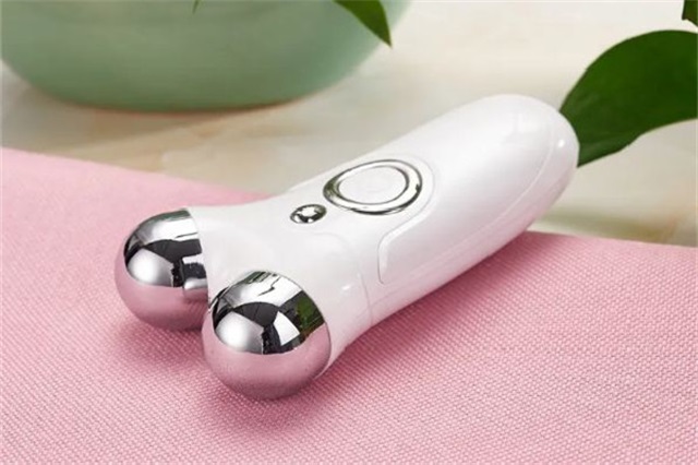 脸部按摩仪买个什么样的比较好，脸部按摩仪手动的好还是电动的好