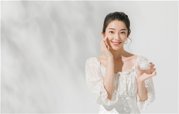 使皮肤光泽有弹性，注射除皱选择胶原蛋白值得信赖