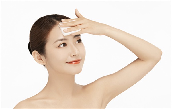 日晒伤的发病机制是什么，导致日晒斑的起因是什么