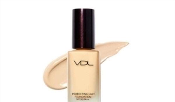 粉底液是拍还是抹，粉底液直接抹还是拍开