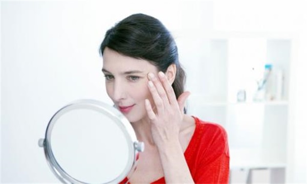 长鱼尾纹的原因是什么，经常笑会不会容易长眼尾纹