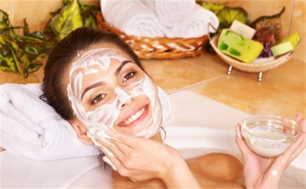 脸部出油需要全面护理，鼻子总是爱出油怎么办