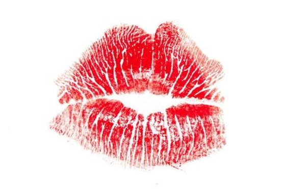 嘴唇发紫怎么治疗，女性冬天嘴唇发紫是咋回事