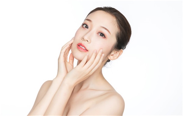 中草药并非绝对安全可靠，使用中草药美容的误区都有哪些