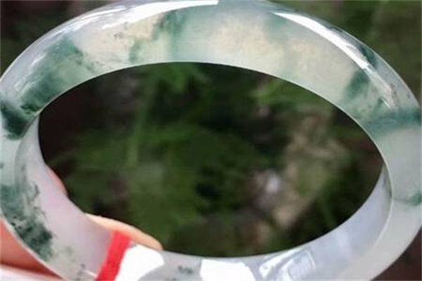 糯化和糯冰的区别，翡翠糯化到糯冰是什么档次